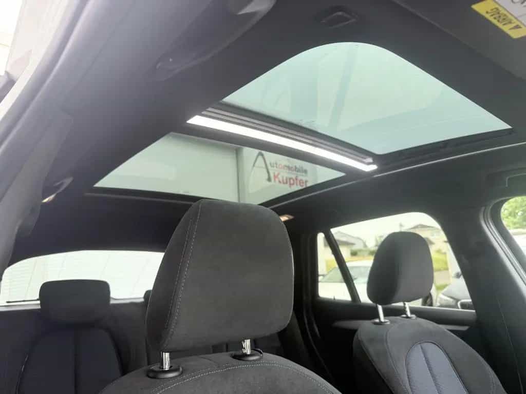 BMW X1 xDrive20i M Sport Aut M19" PANO KAMERA eSitze 09/2017-photo-17