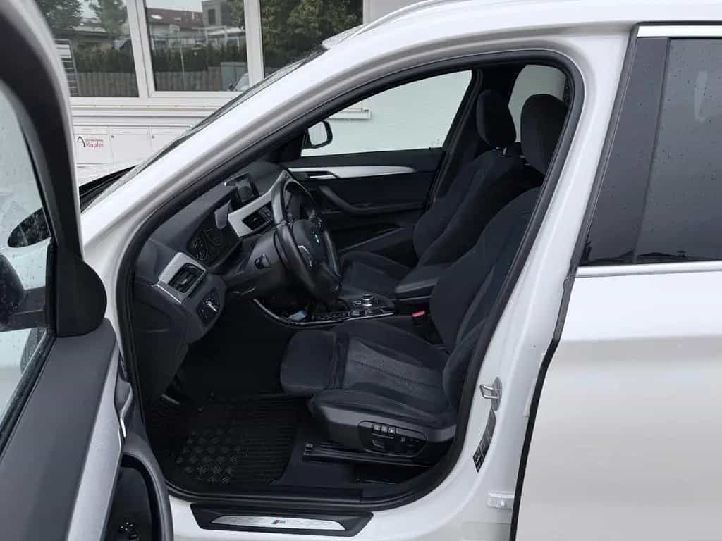 BMW X1 xDrive20i M Sport Aut M19" PANO KAMERA eSitze 09/2017-photo-20