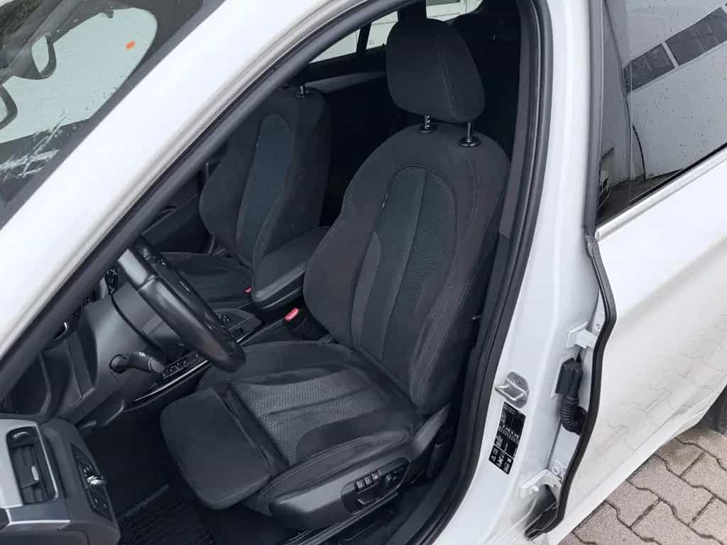 BMW X1 xDrive20i M Sport Aut M19" PANO KAMERA eSitze 09/2017-photo-21