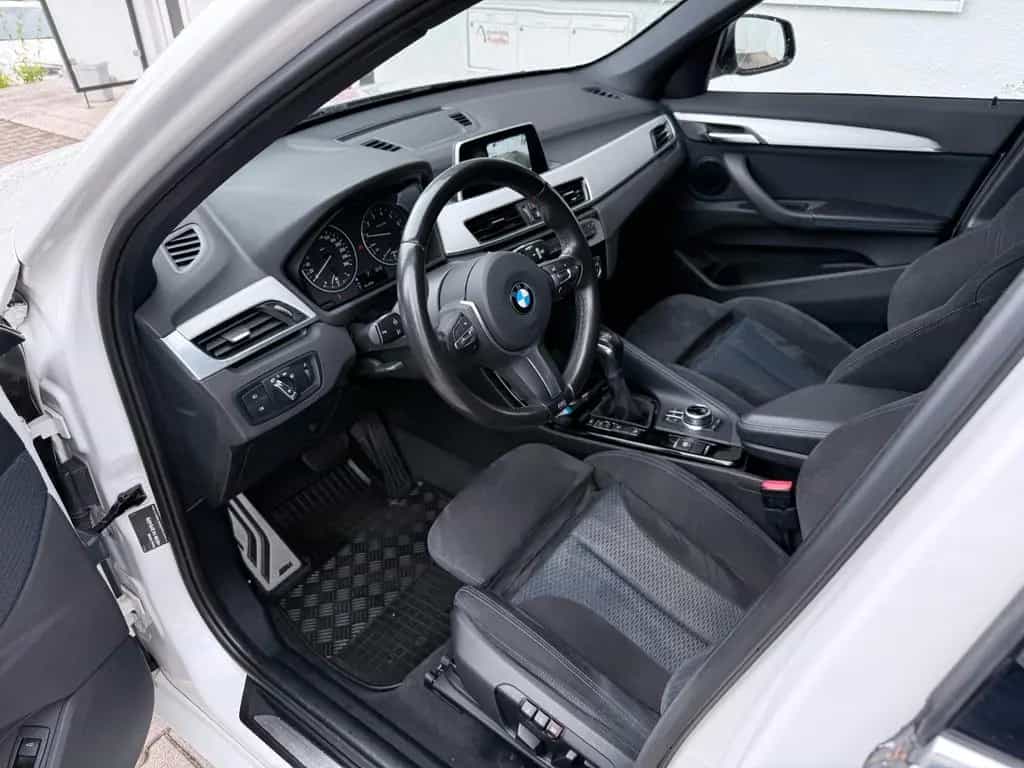 BMW X1 xDrive20i M Sport Aut M19" PANO KAMERA eSitze 09/2017-photo-22