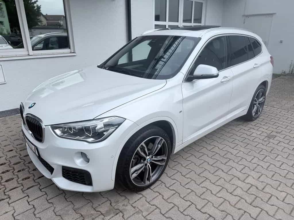 BMW X1 xDrive20i M Sport Aut M19" PANO KAMERA eSitze 09/2017-photo-3