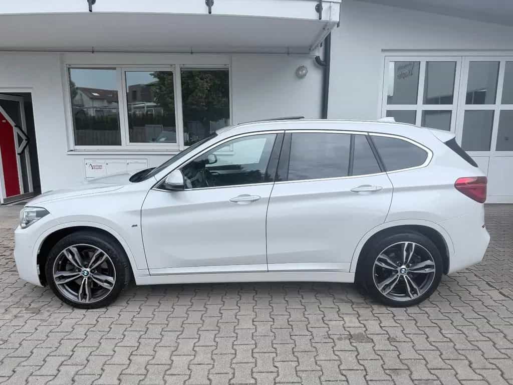 BMW X1 xDrive20i M Sport Aut M19" PANO KAMERA eSitze 09/2017-photo-4