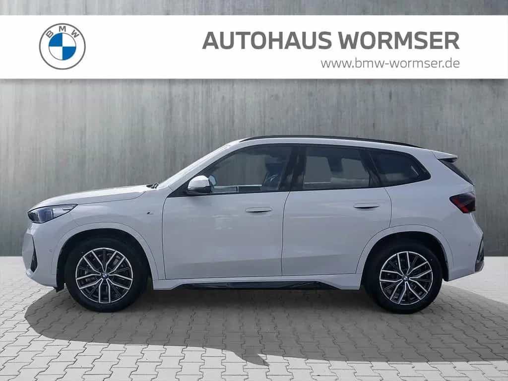 BMW X1 sDrive20i M Sportpaket Head-Up HK HiFi DAB 12/2023-photo-3
