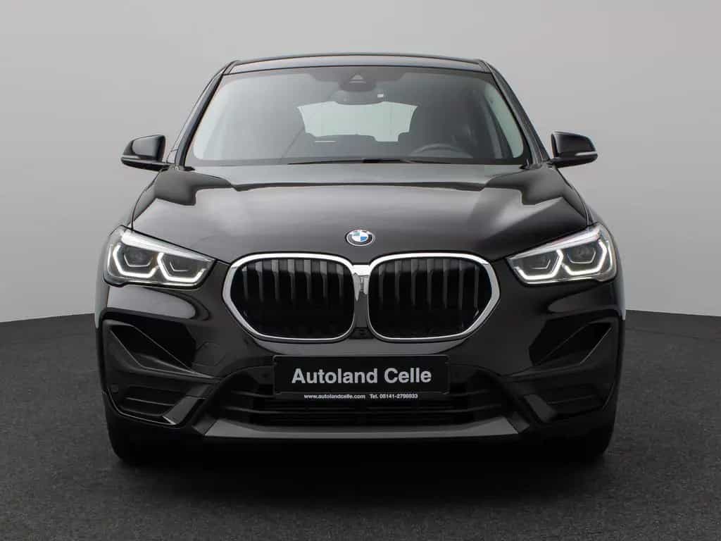 BMW X1 sD18i Parkassistent DAB Sportsitz LED 18Zoll 02/2022-photo-1
