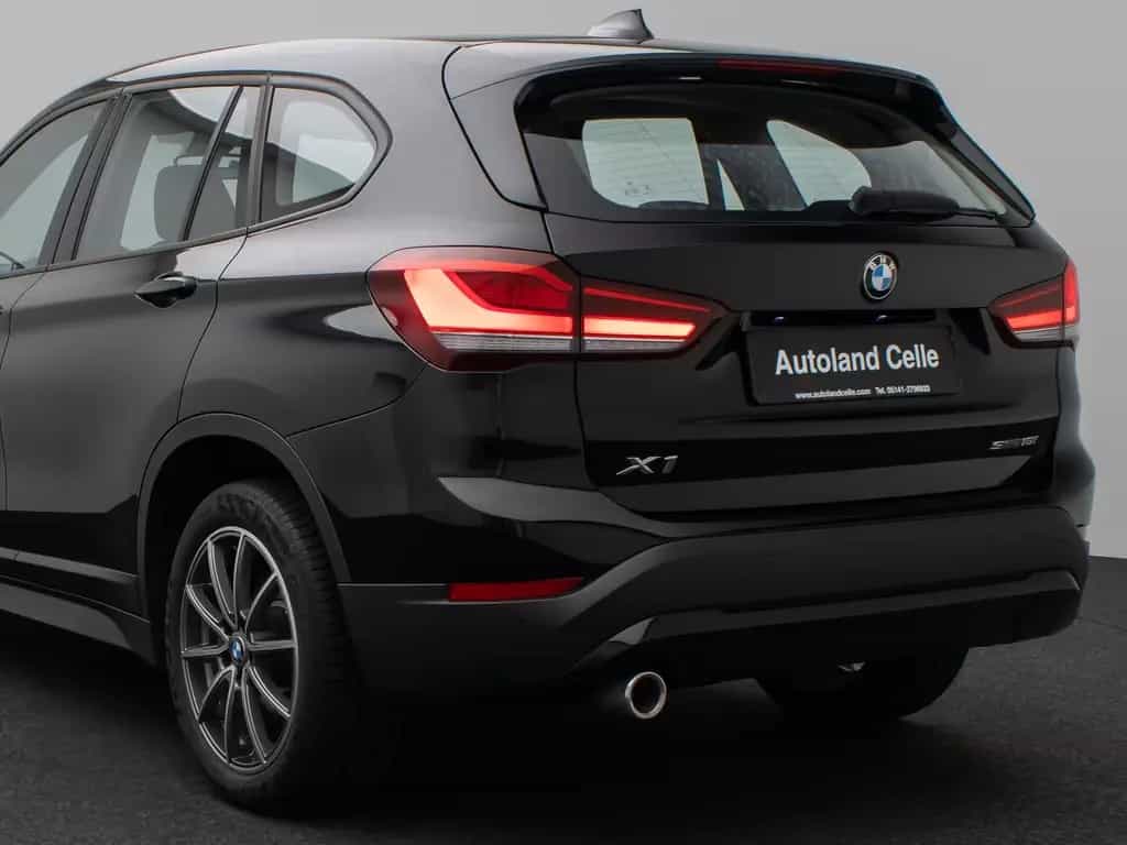 BMW X1 sD18i Parkassistent DAB Sportsitz LED 18Zoll 02/2022-photo-14