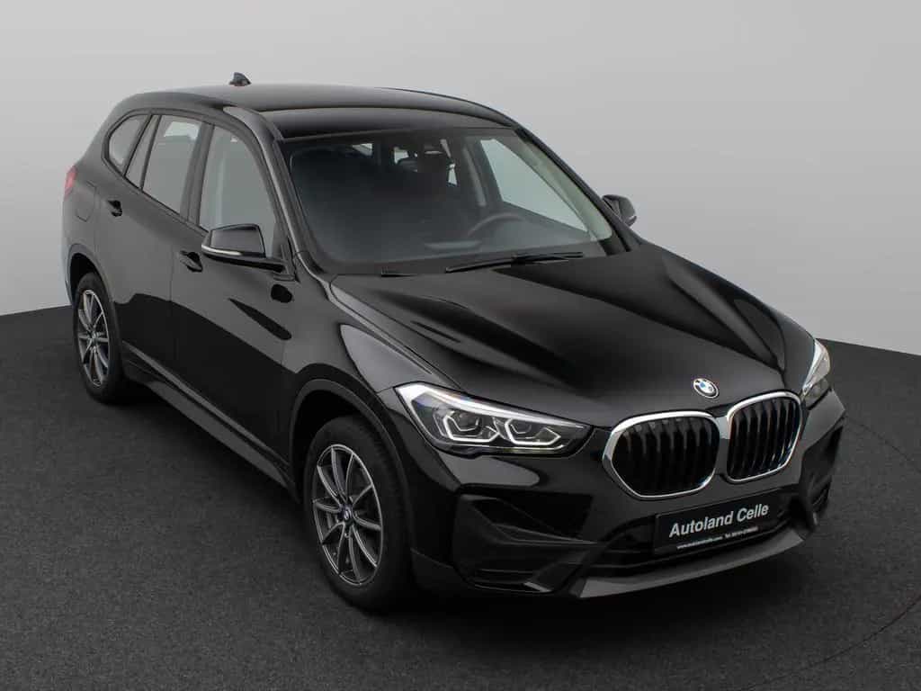 BMW X1 sD18i Parkassistent DAB Sportsitz LED 18Zoll 02/2022-photo-2