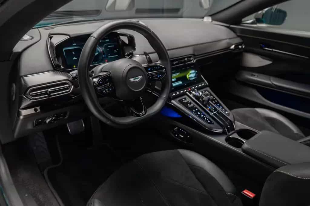 Aston Martin V8 Vantage 07/2024-photo-14