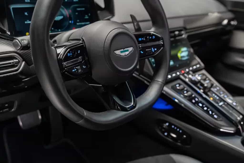 Aston Martin V8 Vantage 07/2024-photo-15