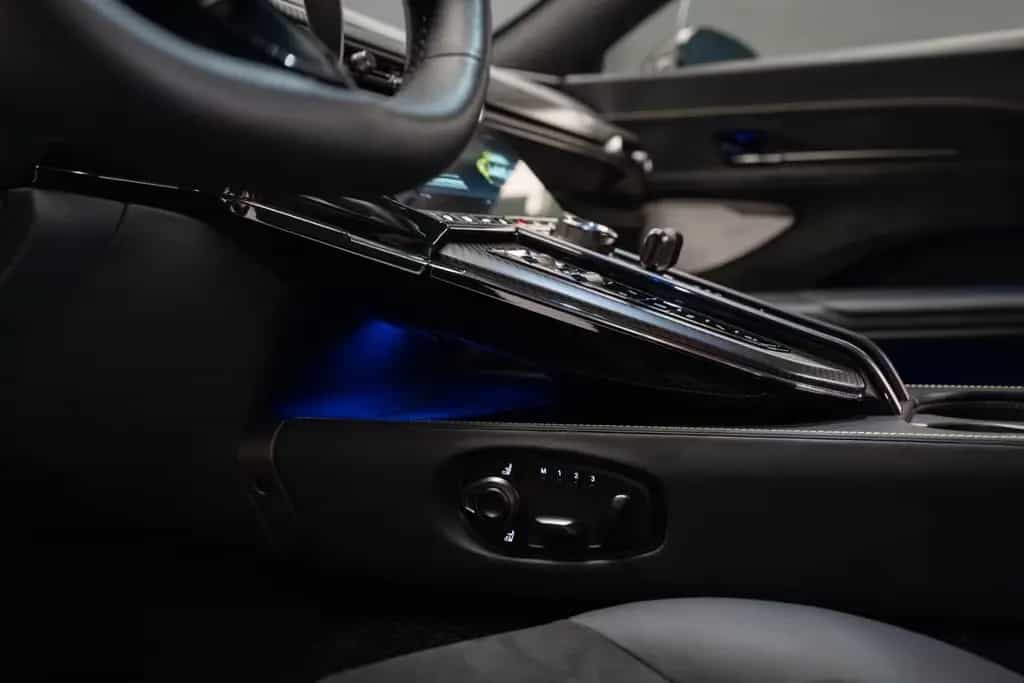 Aston Martin V8 Vantage 07/2024-photo-27