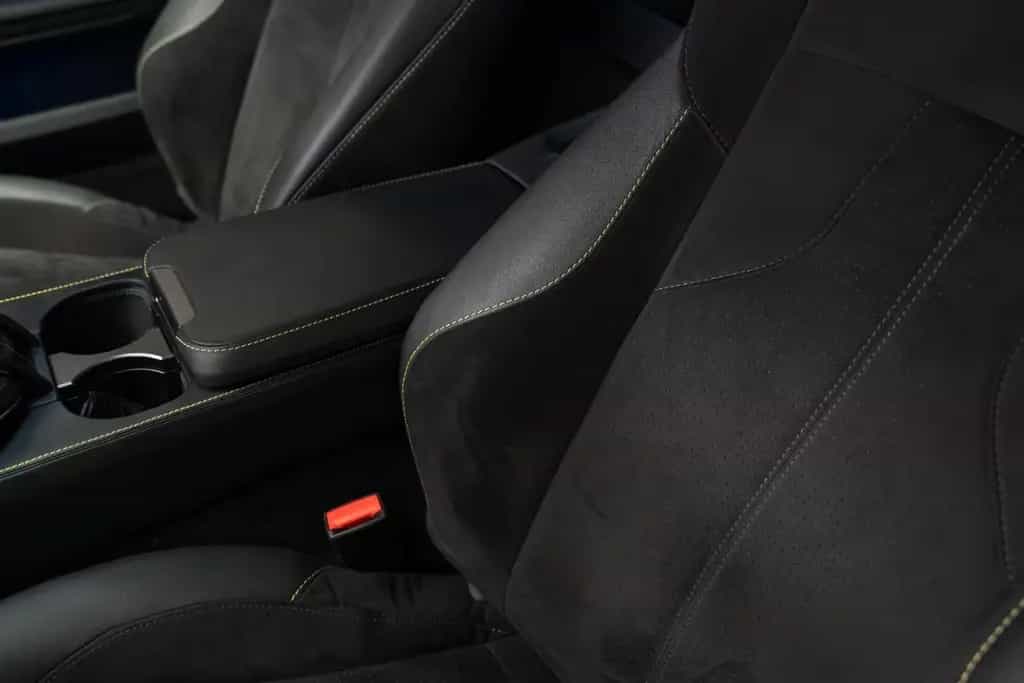 Aston Martin V8 Vantage 07/2024-photo-30