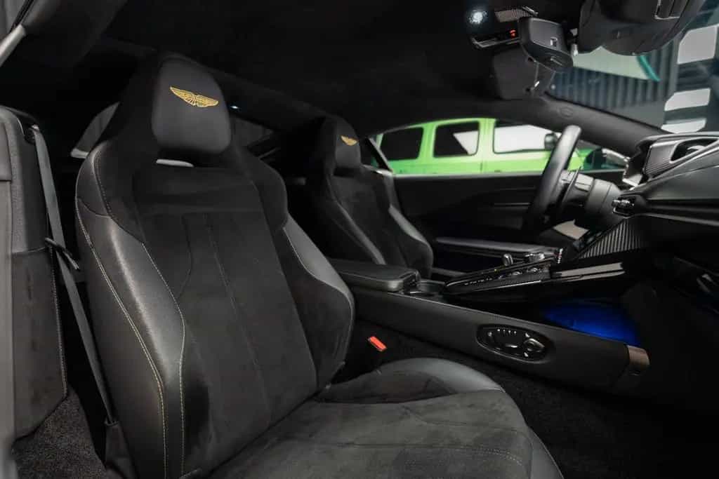 Aston Martin V8 Vantage 07/2024-photo-31