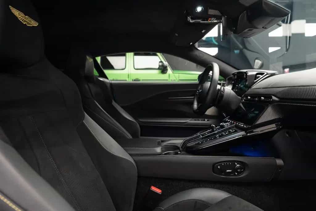 Aston Martin V8 Vantage 07/2024-photo-33