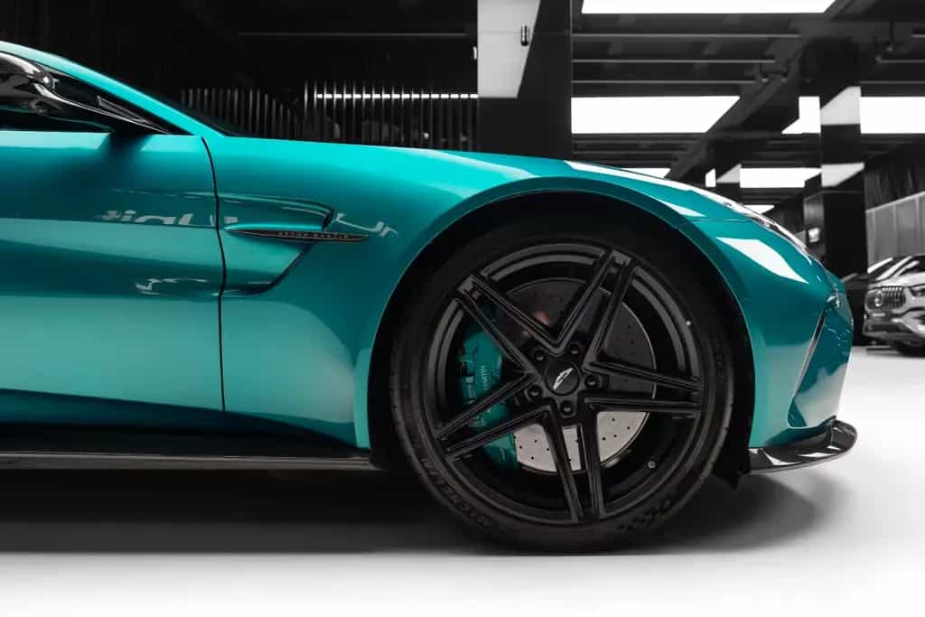 Aston Martin V8 Vantage 07/2024-photo-4