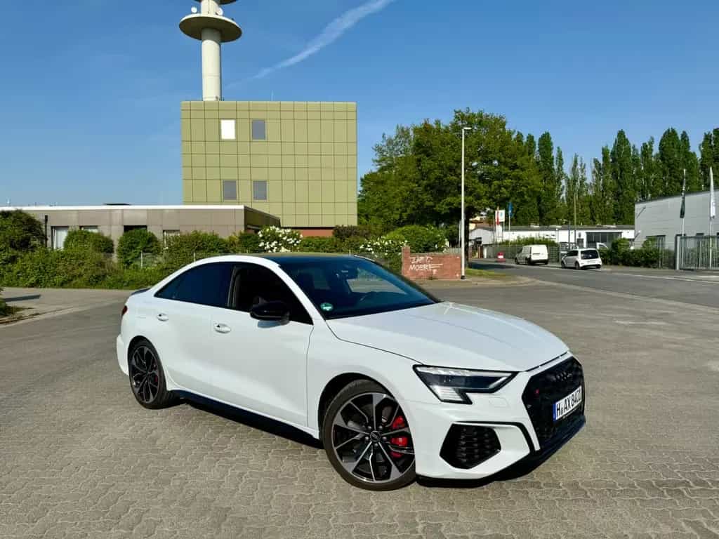 Audi S3 TFSI S tronic quattro - 09/2022-photo-1