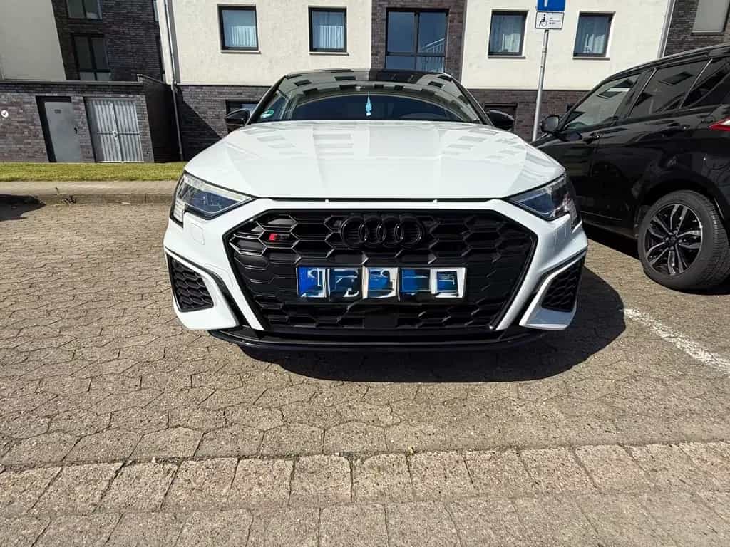 Audi S3 TFSI S tronic quattro - 09/2022-photo-2