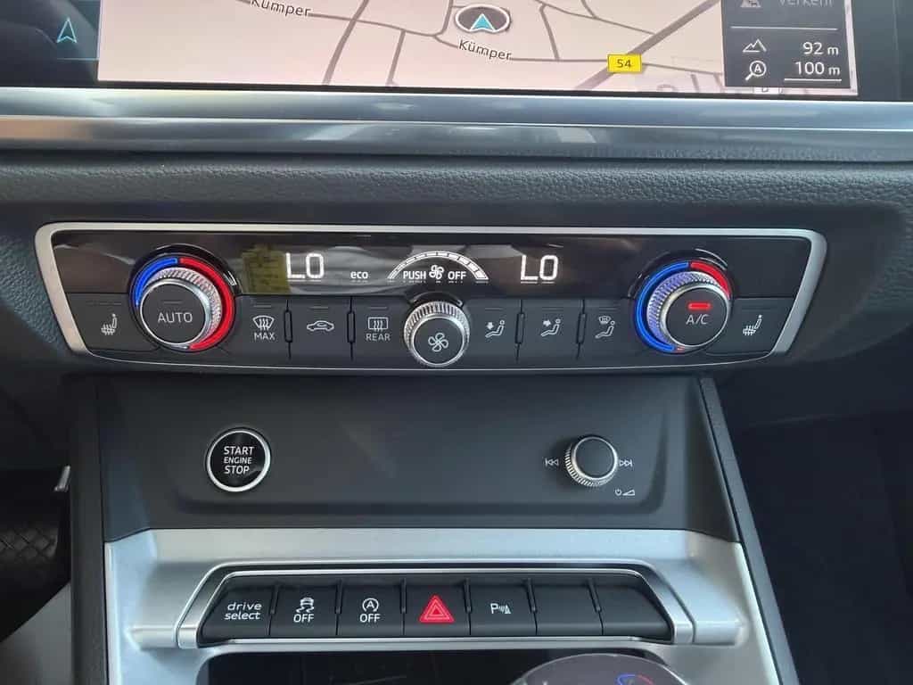 Audi Q3 35 1.5 TFSI S LINE Leder Kamera elektr. AH... 12/2023-photo-22