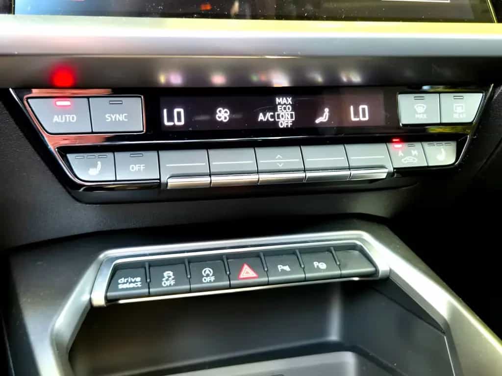 Audi A3 40 TFSI S tr. quattro S line Limousine Pano 07/2023-photo-27