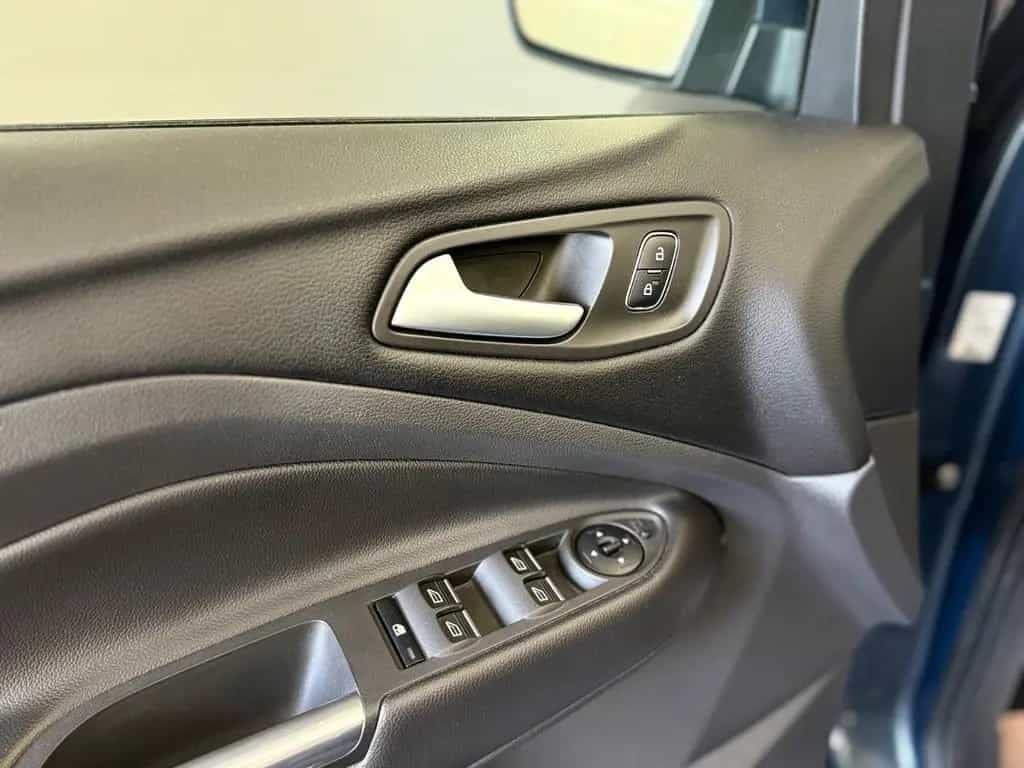 Ford Kuga ST-Line*PANORAMA-DACH*AUTOMATIK*AHK*SHZ 04/2019-photo-32
