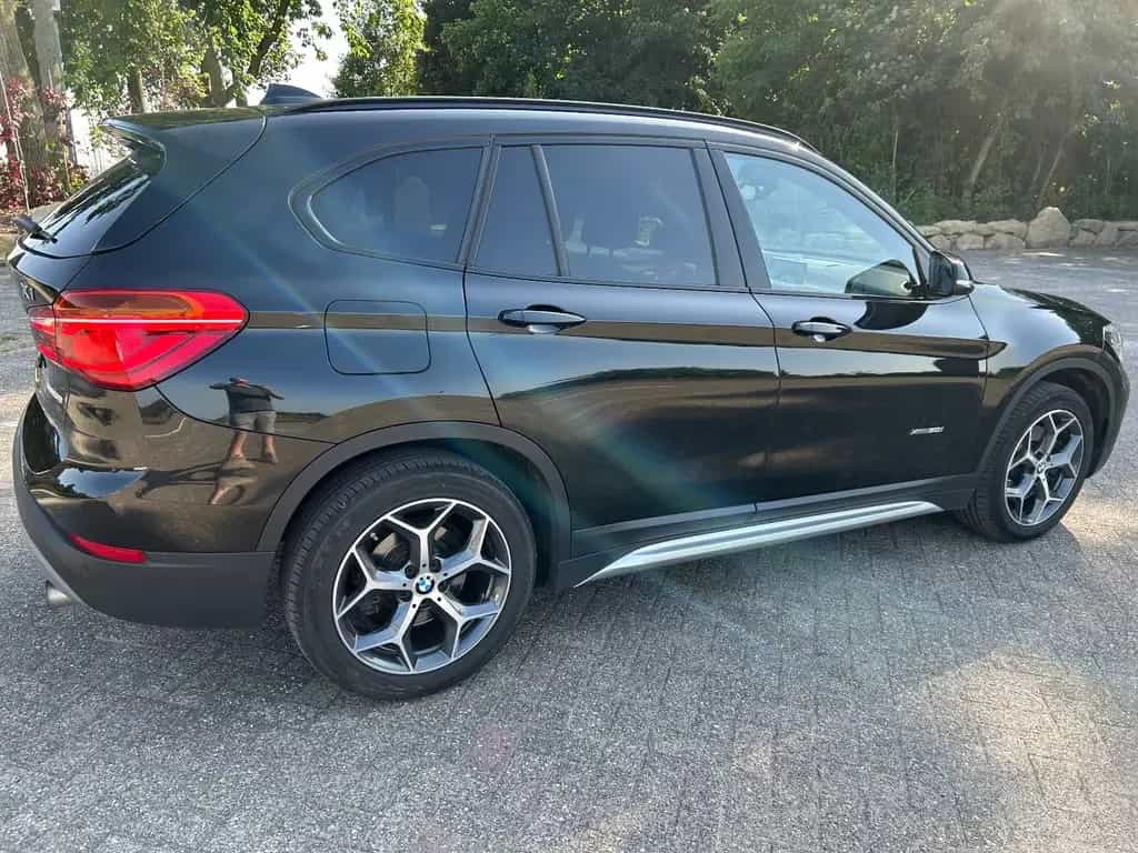 BMW X1 xDrive 20 i xLine/Pano/HUD/LED/Ahk !! 08/2017-photo-5