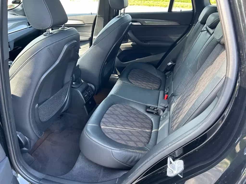 BMW X1 xDrive 20 i xLine/Pano/HUD/LED/Ahk !! 08/2017-photo-9