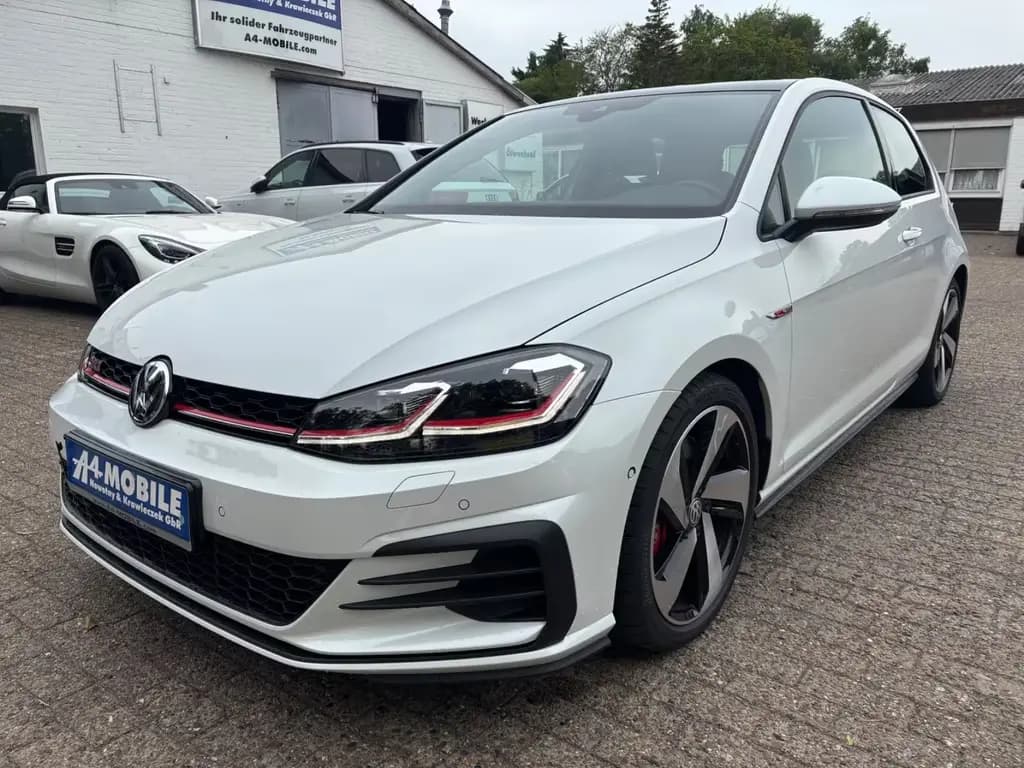 Main__Slider__Photo:Volkswagen Golf VII Lim. GTI Performance DSG LED Pano Navi 03/2019-0