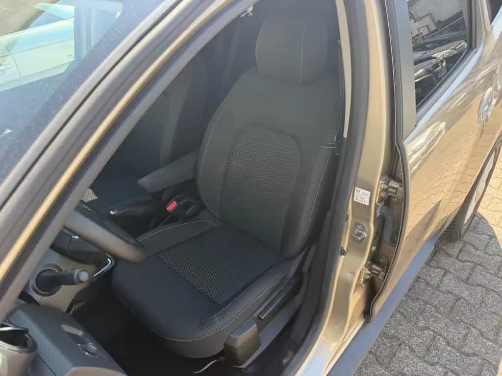 Dacia Duster II COMFORT-NAVI-RFK-TEMPO-AHK-START STOP 08/2019-photo-8