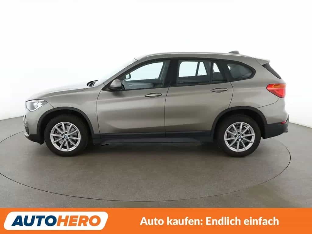 BMW X1 sDrive 20i Advantage Aut.*NAVI*TEMPO*PDC*SHZ*ALU 01/2019-photo-2