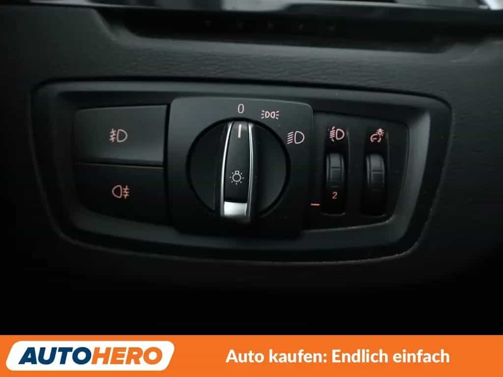 BMW X1 sDrive 20i Advantage Aut.*NAVI*TEMPO*PDC*SHZ*ALU 01/2019-photo-29