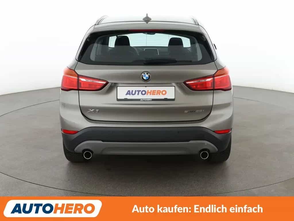 BMW X1 sDrive 20i Advantage Aut.*NAVI*TEMPO*PDC*SHZ*ALU 01/2019-photo-4