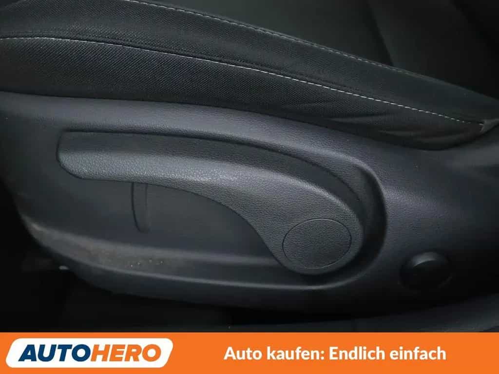 Hyundai i30 1.4 TGDI YES! Plus Aut.*NAV*LED*TEMPO*CAM* 11/2019-photo-30