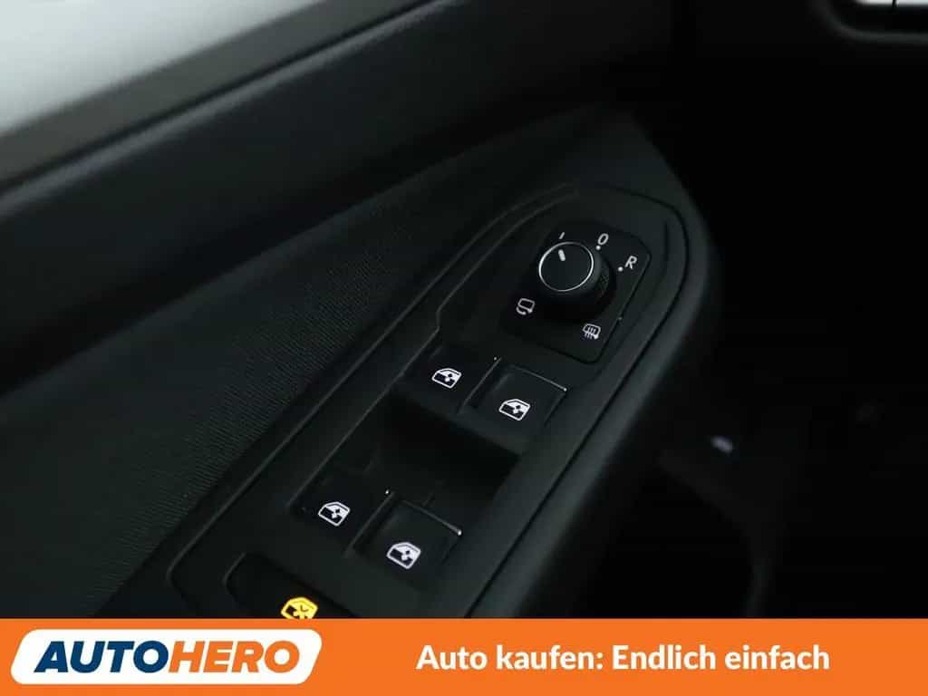 Volkswagen Golf VIII 1.5 TSI ACT Life*LED*TEMPO*PDC*SHZ* 07/2021-photo-24