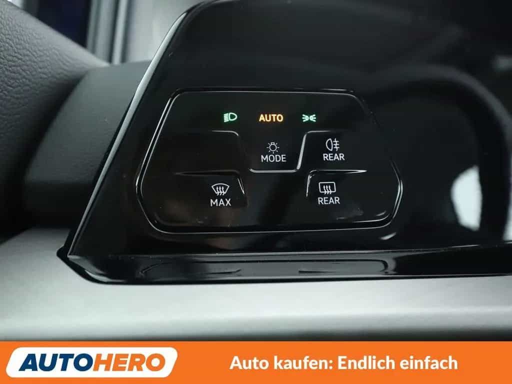 Volkswagen Golf VIII 1.5 TSI ACT Life*LED*TEMPO*PDC*SHZ* 07/2021-photo-25