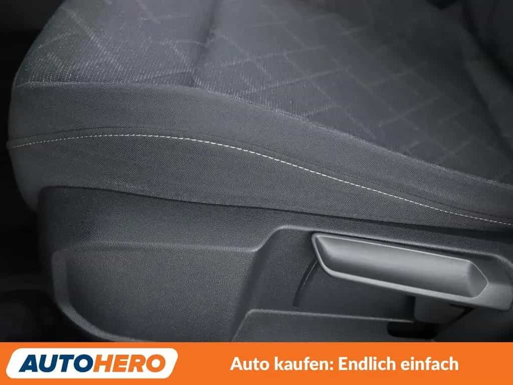Volkswagen Golf VIII 1.5 TSI ACT Life*LED*TEMPO*PDC*SHZ* 07/2021-photo-28