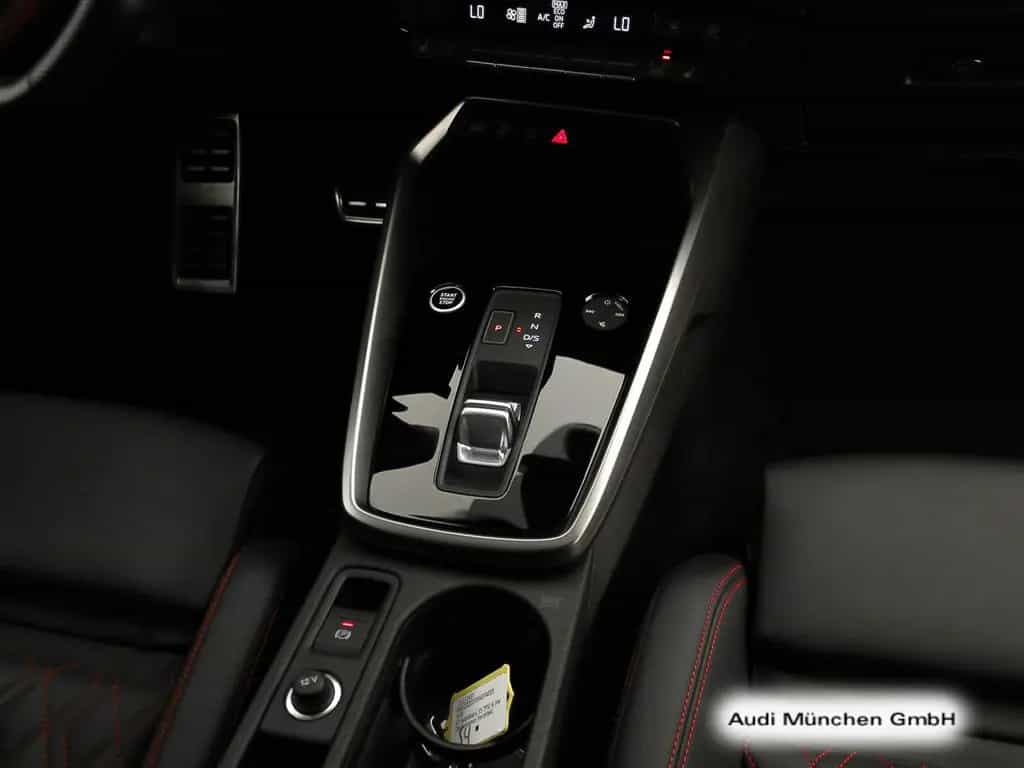 Audi A3 Sportback 35 TFSI S tronic S line Pano/Virtua 03/2023-photo-16