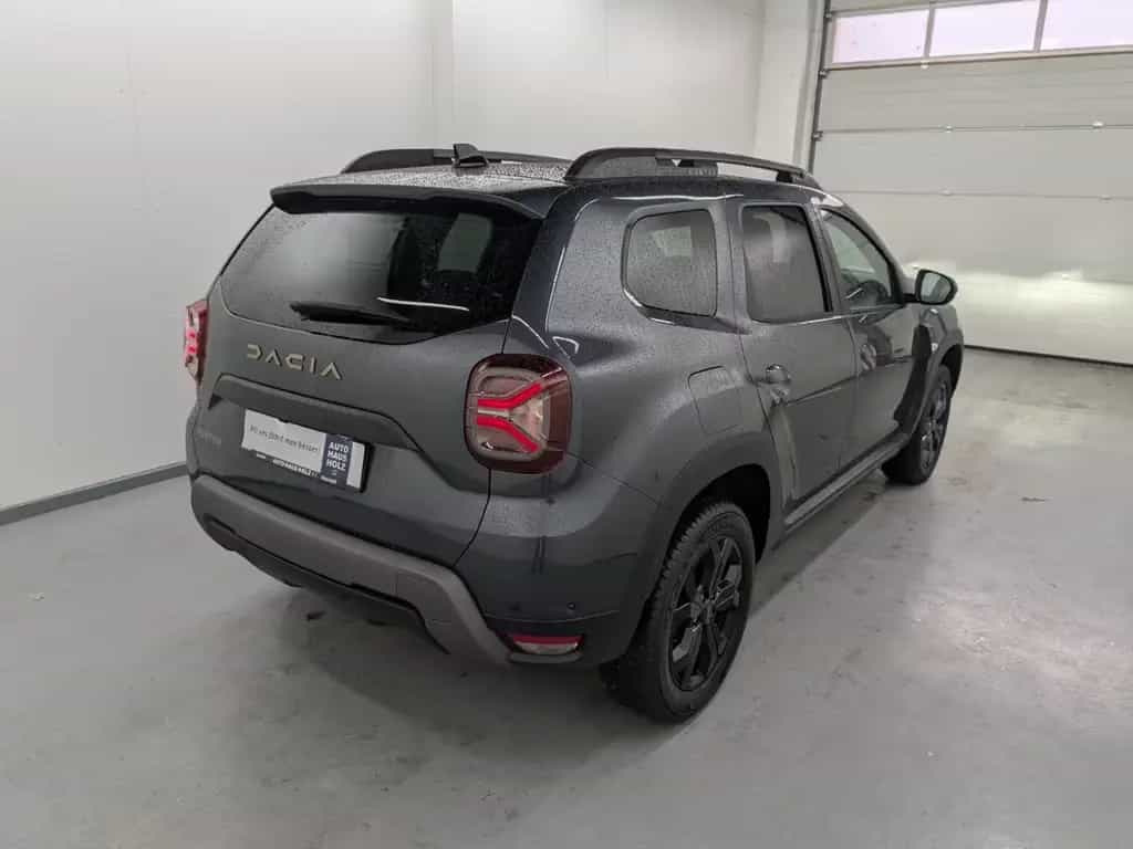 Dacia Duster 1.3 TCe 150 EDC Extreme AHK Allwetter 12/2023-photo-3
