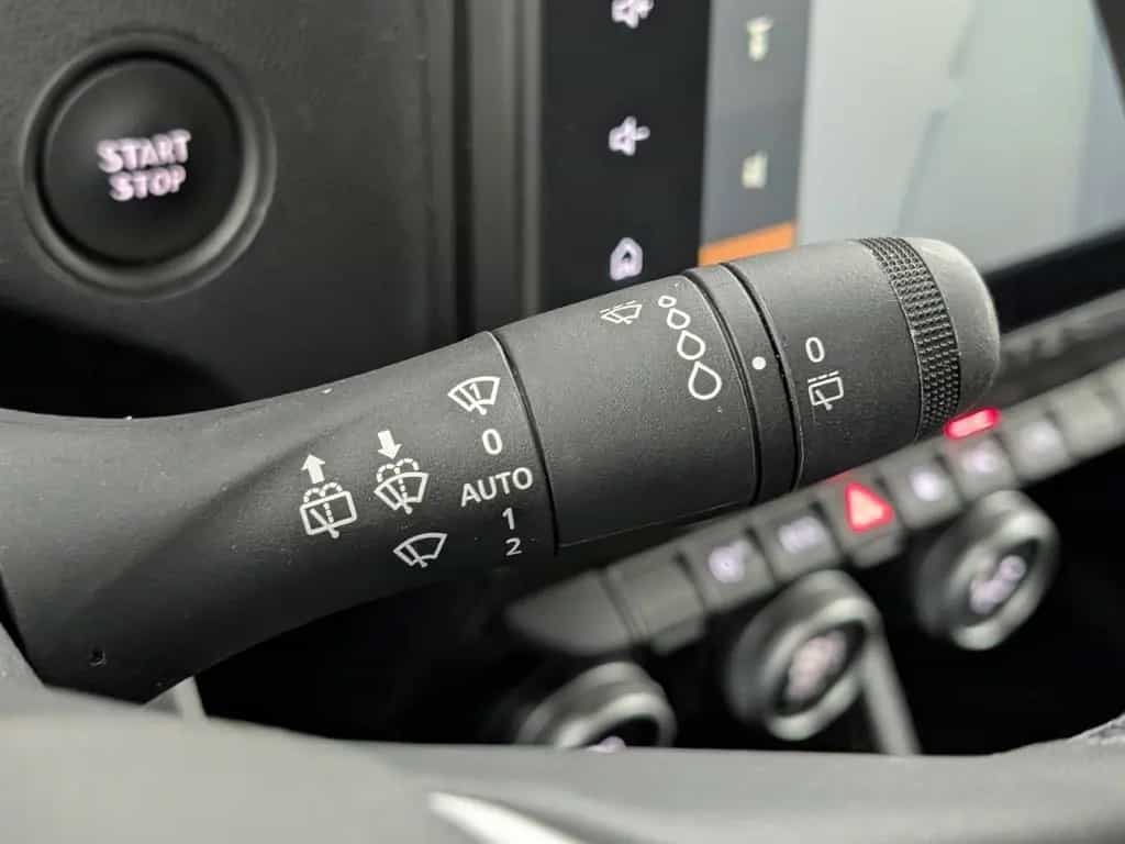 Dacia Duster 1.3 TCe 150 EDC Extreme AHK Allwetter 12/2023-photo-31