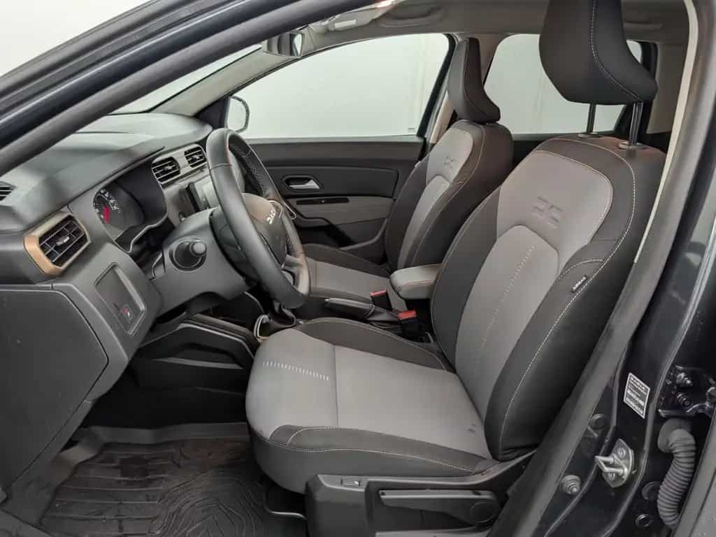 Dacia Duster 1.3 TCe 150 EDC Extreme AHK Allwetter 12/2023-photo-7