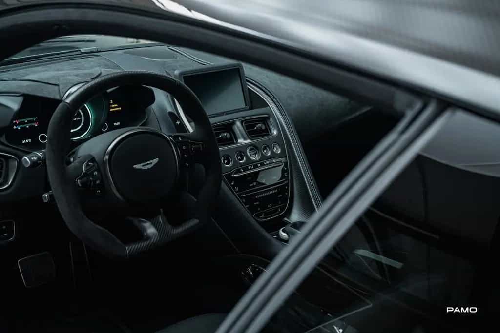 Aston Martin DBS | 1/300, Carbon, Titanium 02/2024-photo-13