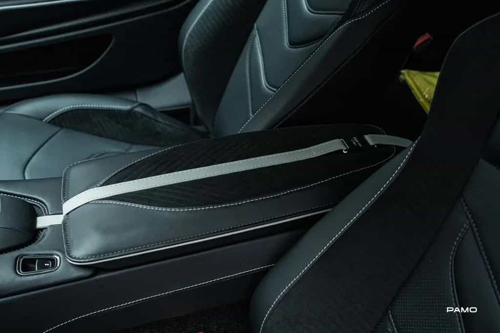Aston Martin DBS | 1/300, Carbon, Titanium 02/2024-photo-22