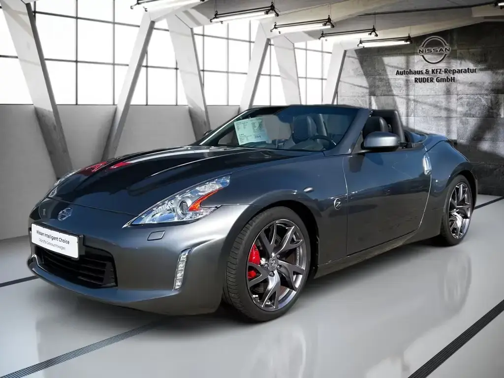 Main__Slider__Photo:Nissan 370Z 370 Z Roadster Pack 03/2017-1