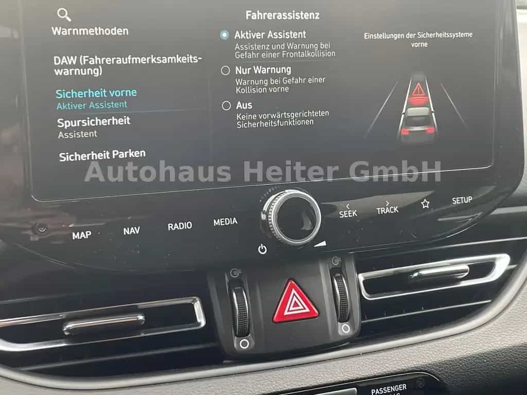 Hyundai i30 1.5 T-GDI Trend MHEV/ Automatik+Navi+Kamera 05/2024-photo-29