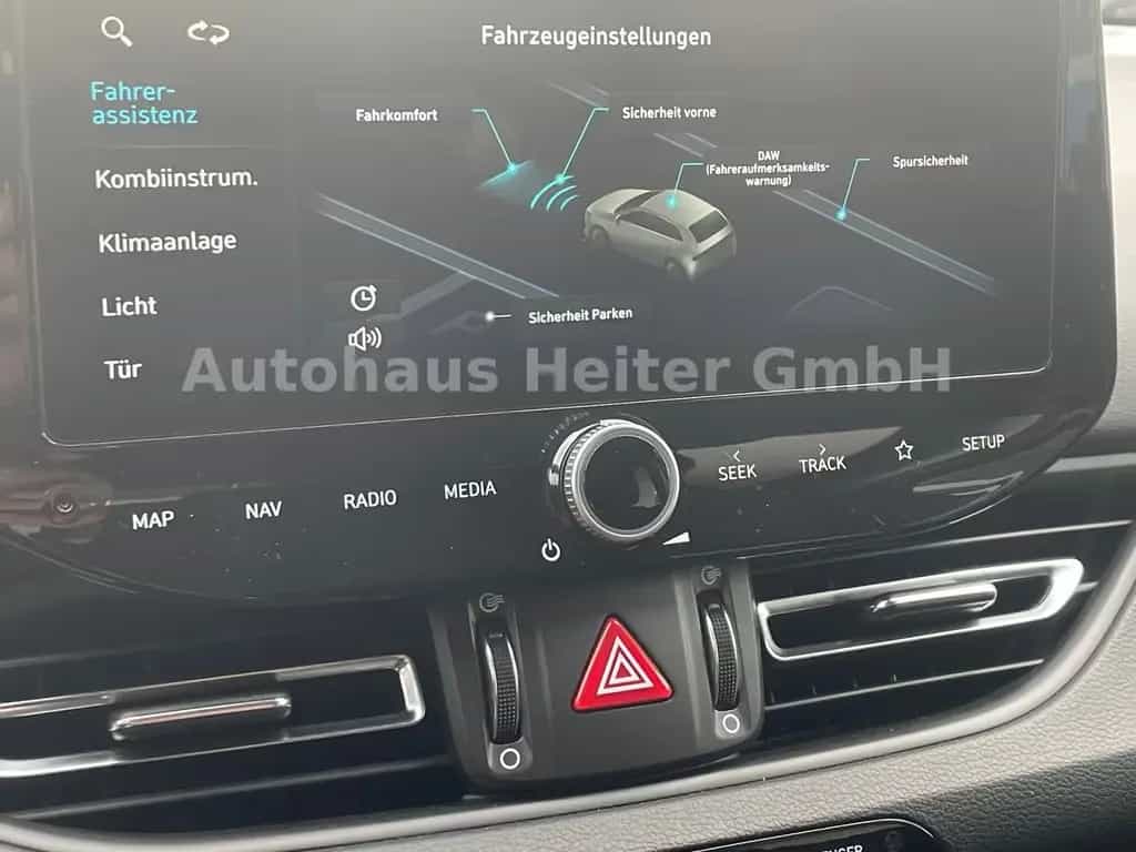 Hyundai i30 1.5 T-GDI Trend MHEV/ Automatik+Navi+Kamera 05/2024-photo-30