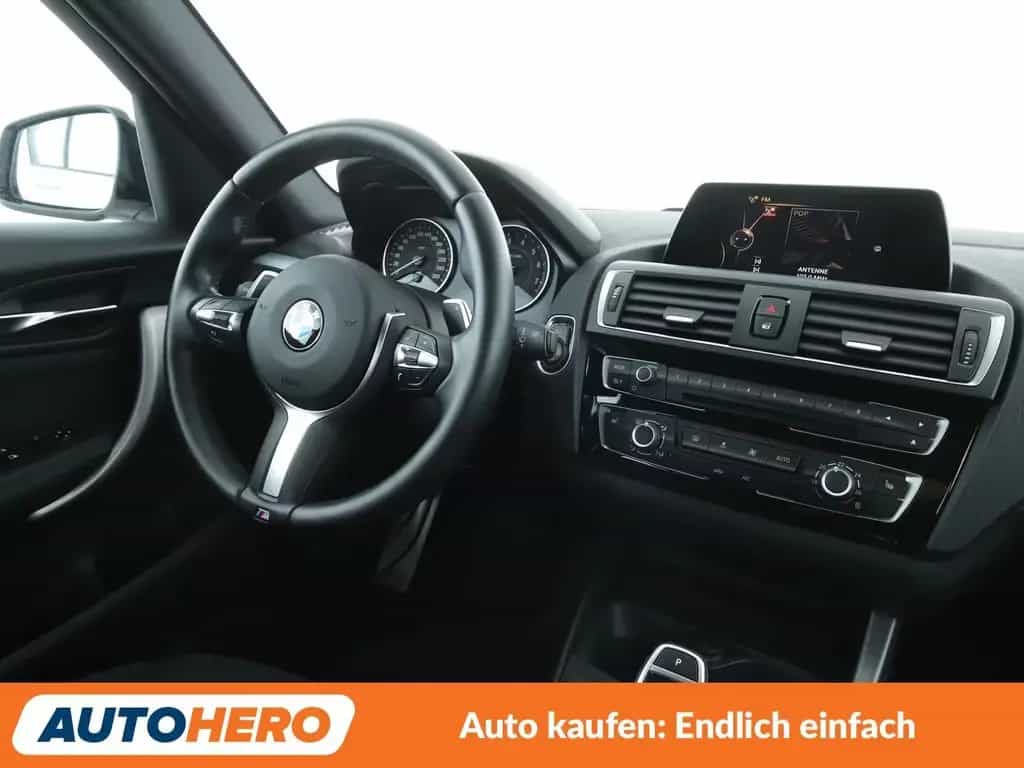 BMW 125 1er 125i M Sport Aut.*NAVI*TEMPO*PDC*SHZ*KLIMA* 02/2017-photo-12