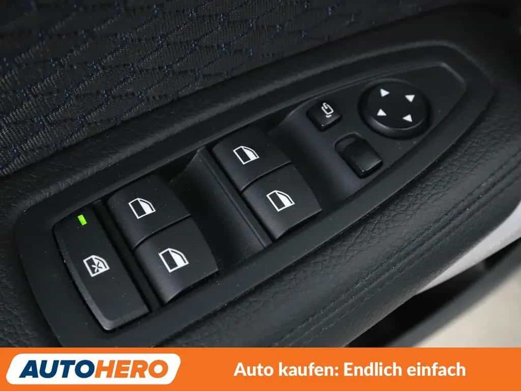 BMW 125 1er 125i M Sport Aut.*NAVI*TEMPO*PDC*SHZ*KLIMA* 02/2017-photo-18