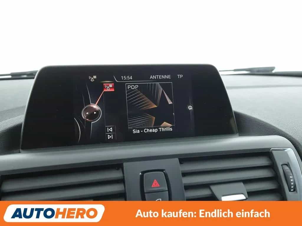 BMW 125 1er 125i M Sport Aut.*NAVI*TEMPO*PDC*SHZ*KLIMA* 02/2017-photo-21