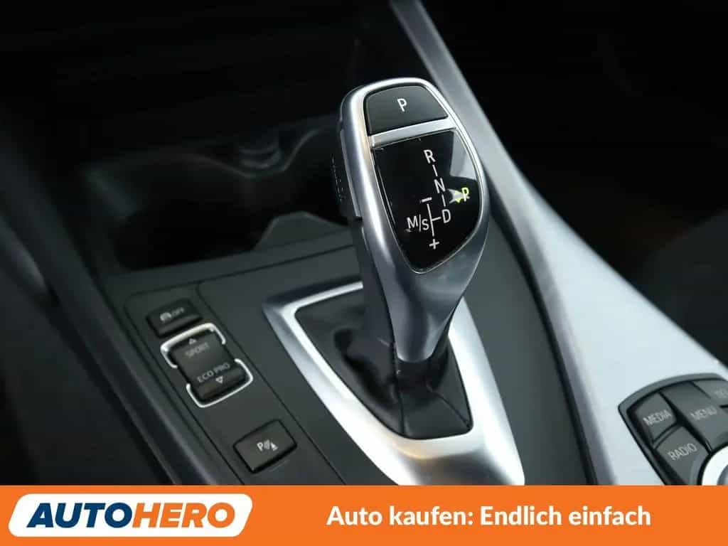 BMW 125 1er 125i M Sport Aut.*NAVI*TEMPO*PDC*SHZ*KLIMA* 02/2017-photo-22