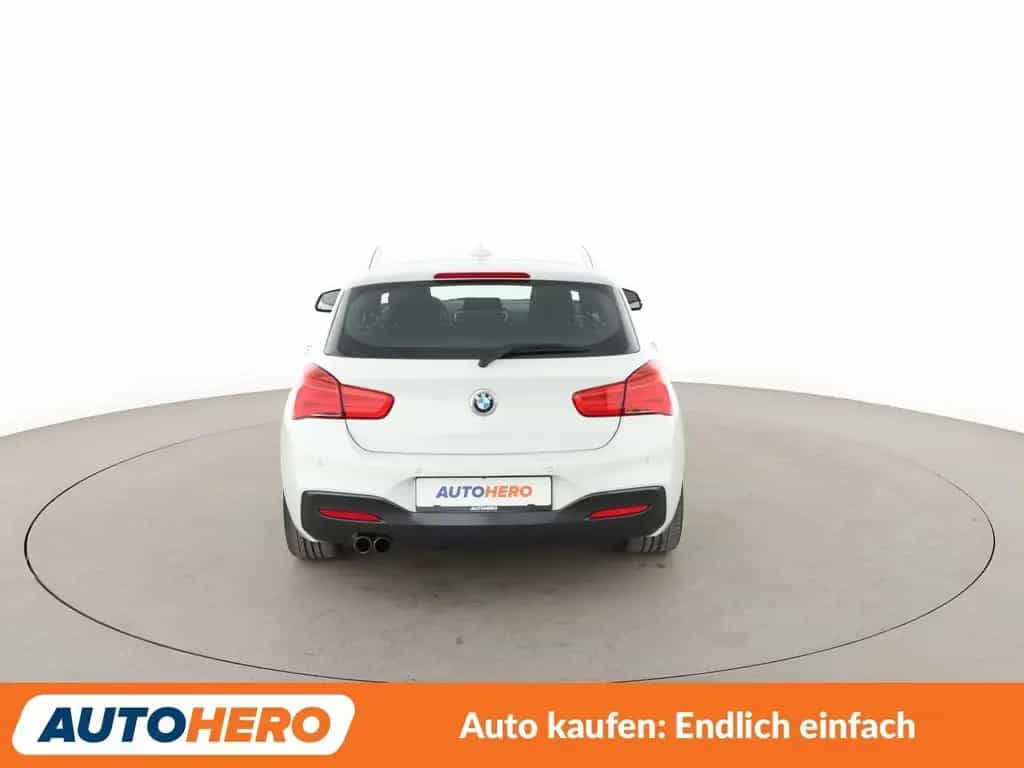 BMW 125 1er 125i M Sport Aut.*NAVI*TEMPO*PDC*SHZ*KLIMA* 02/2017-photo-4