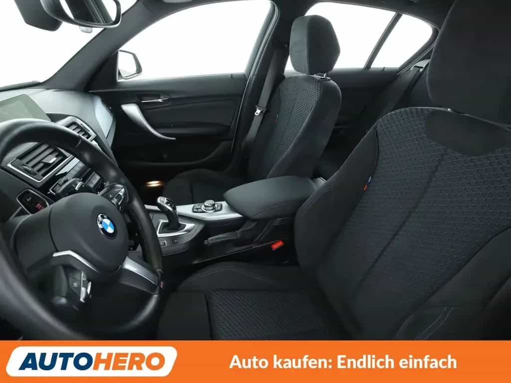 BMW 125 1er 125i M Sport Aut.*NAVI*TEMPO*PDC*SHZ*KLIMA* 02/2017-photo-9