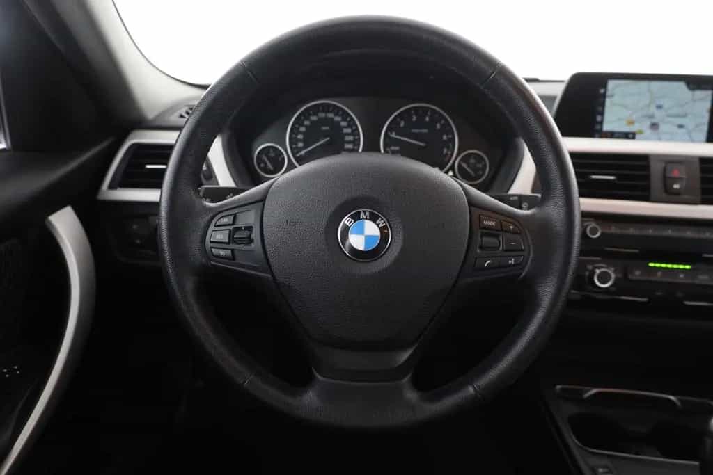 BMW 318 i Touring Aut. LED Navi Sitzheizung Tempomat 11/2018-photo-15