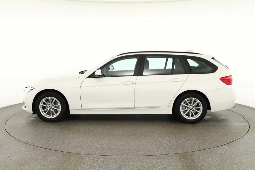 BMW 318 i Touring Aut. LED Navi Sitzheizung Tempomat 11/2018-photo-2